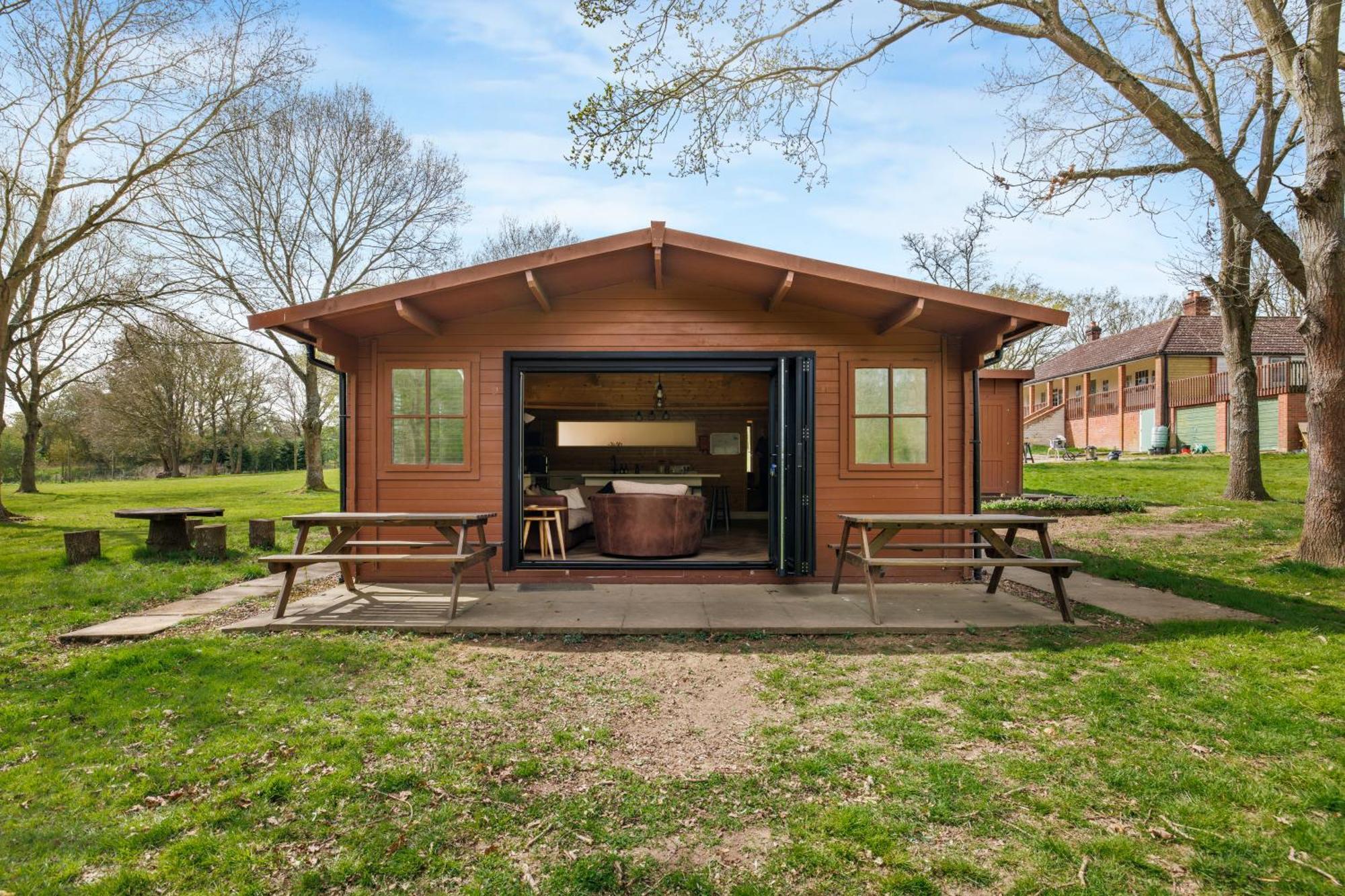 Cabin In The Countryside Sible Hedingham Экстерьер фото