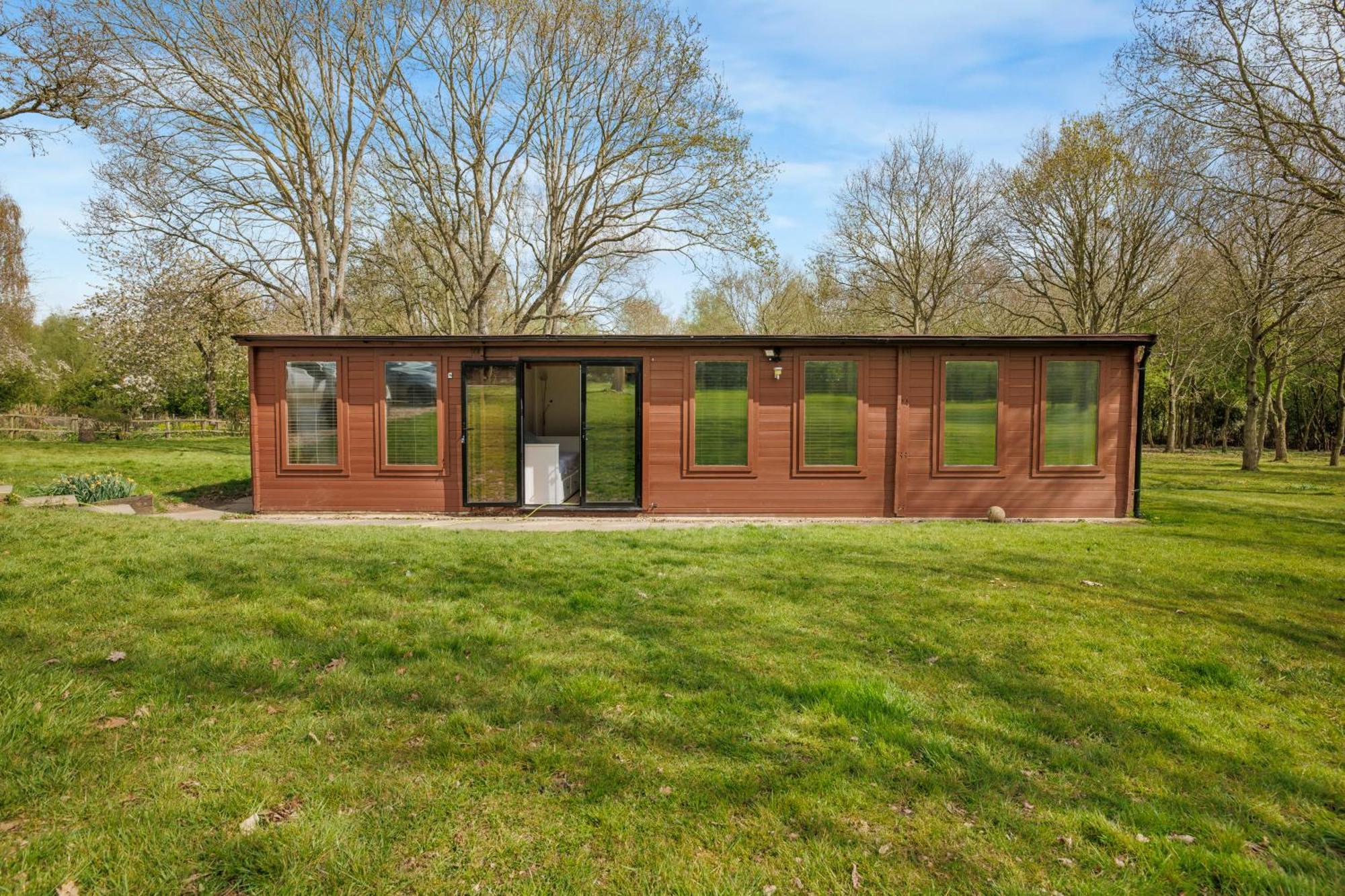 Cabin In The Countryside Sible Hedingham Экстерьер фото